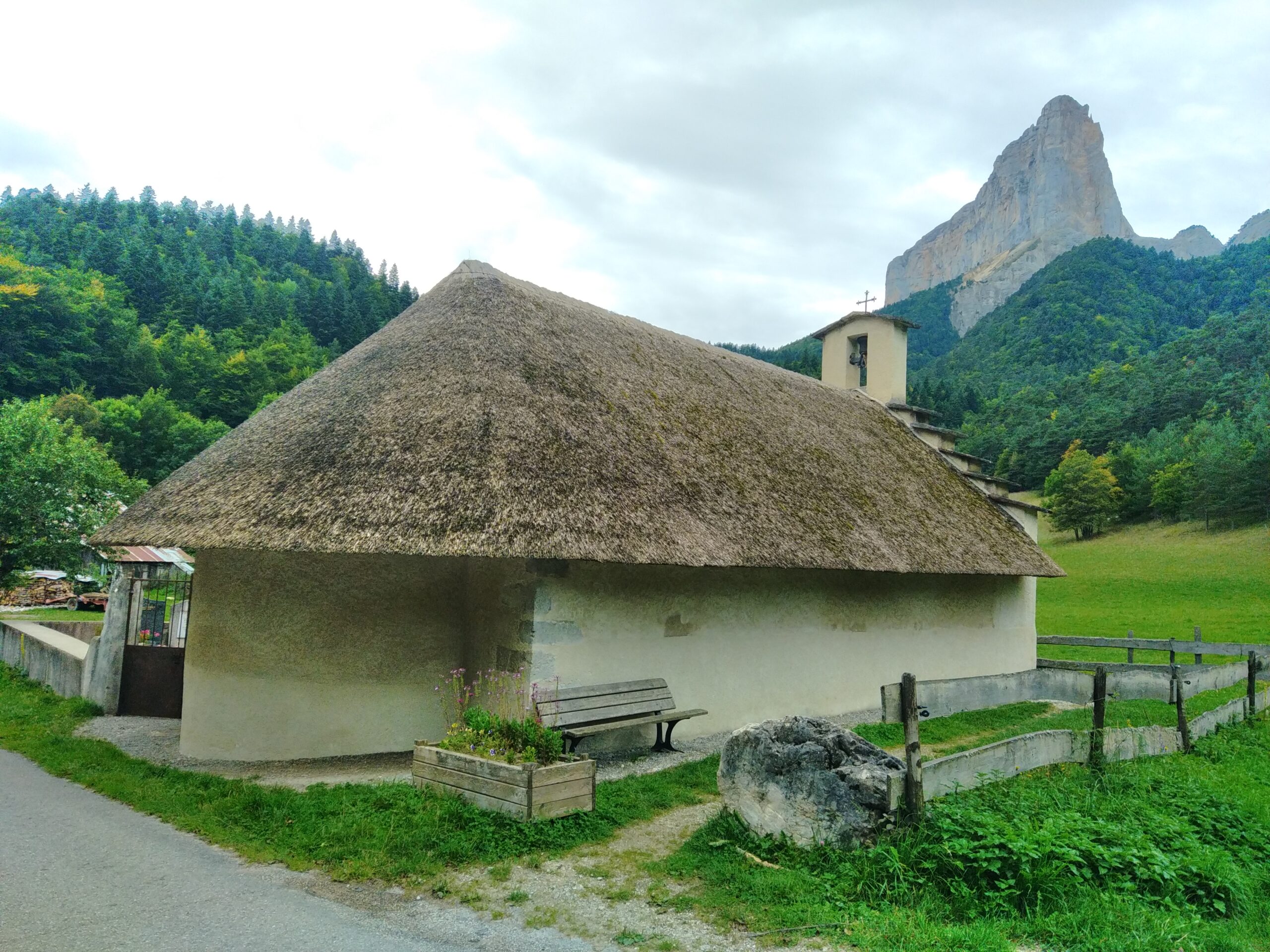 Mont-Aiguille vu depuis la chapelle de Trésanne